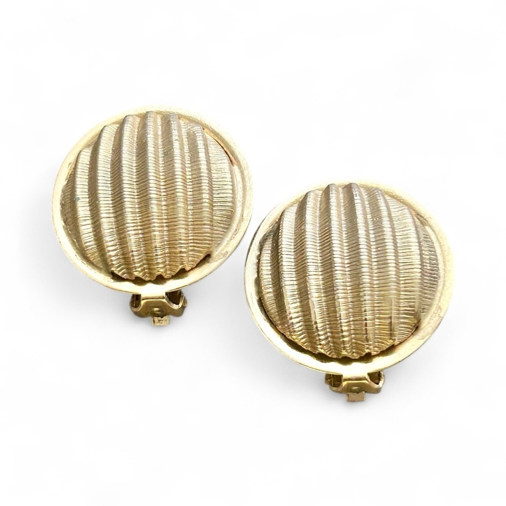 Vintage Gold Tone Fluted Clip-On Earrings